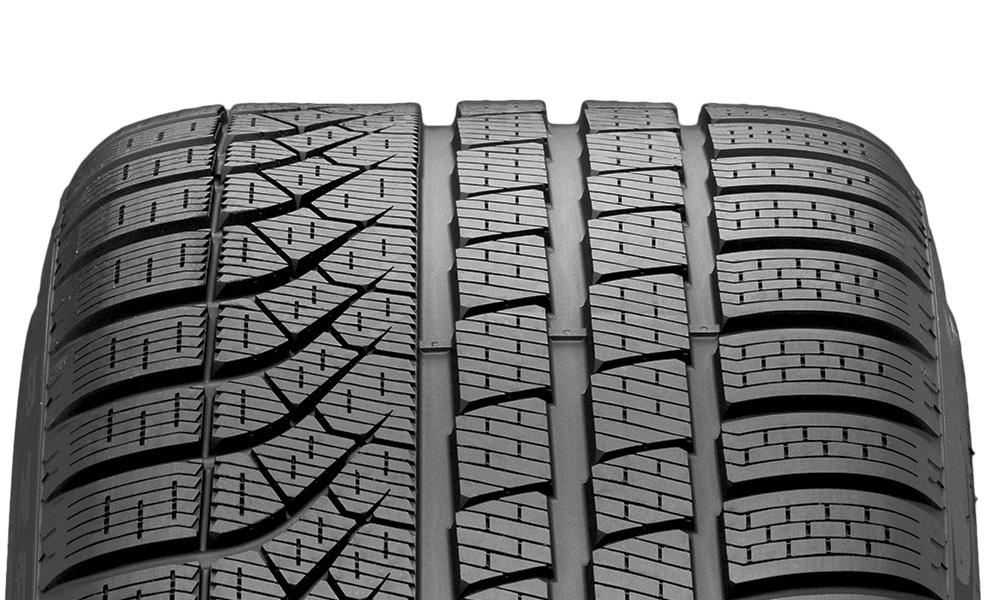 Pirelli P ZERO WINTER 235/40 R19